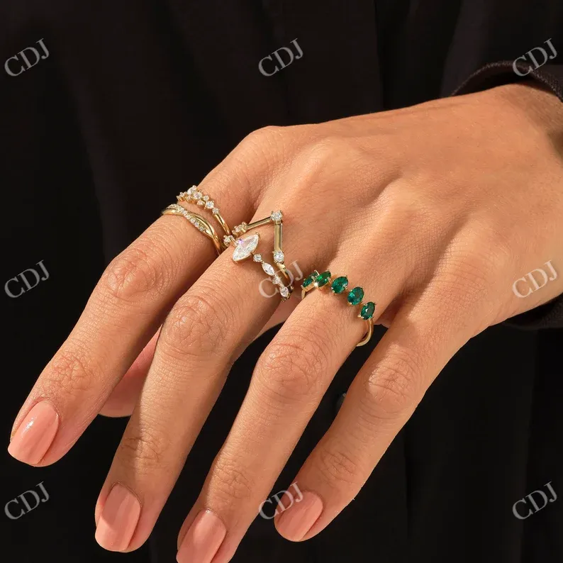 0.21CTW Round Iconic Cluster Diamond Wedding Band