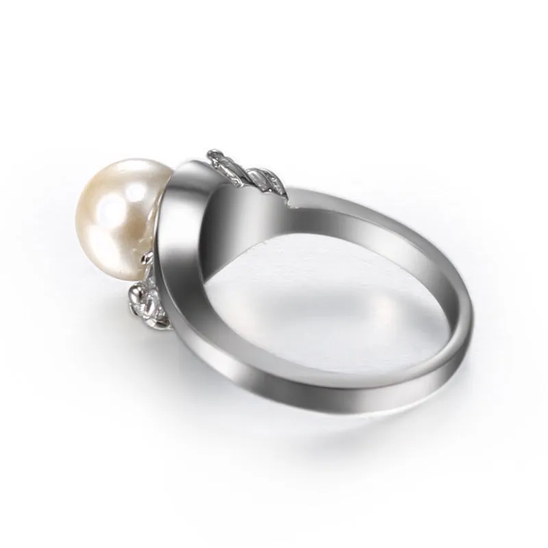 Chic Titanium Steel Pearl and Diamond Ring for Women – Stylish Stainless Steel Jewelry