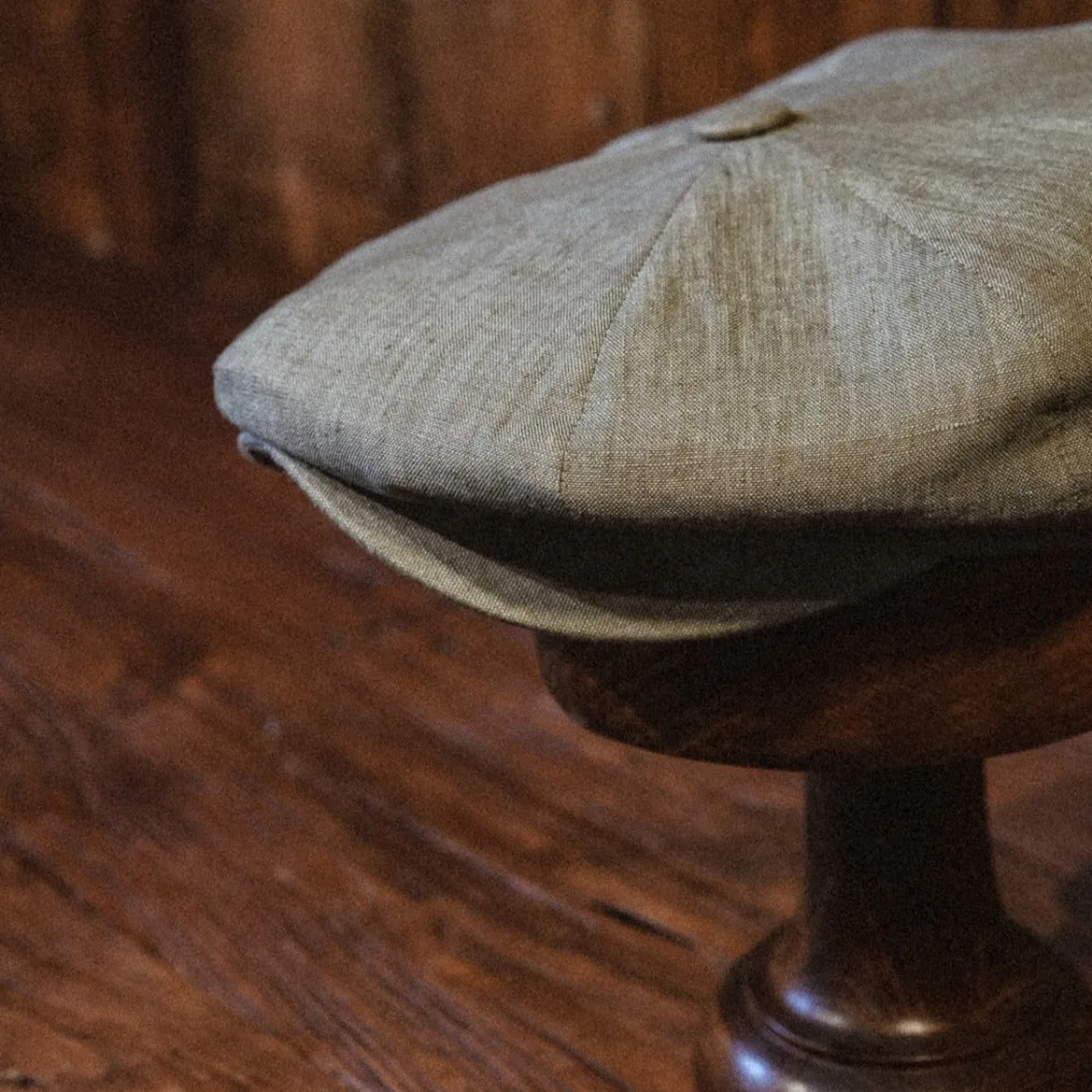 Eight Piece Pistachio Linen Newsboy Cap