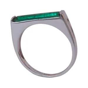 Hanli Silver and Emerald Green Ring