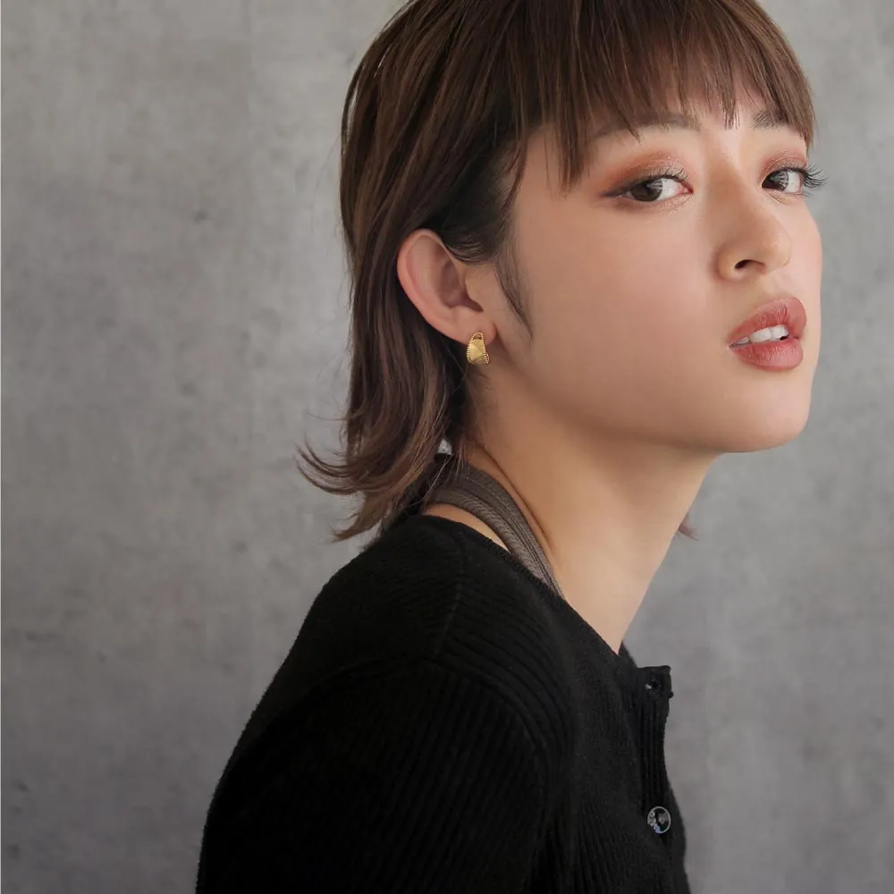 Mirror-Finish Milgrain Wide Curl Earrings